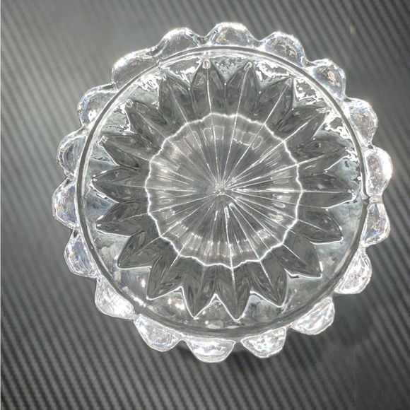 Crystal Class Floral Vase - Picture 5 of 6